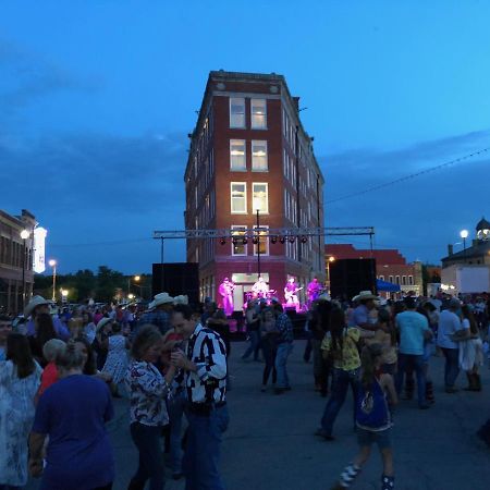Frontier Hotel Pawhuska Esterno foto