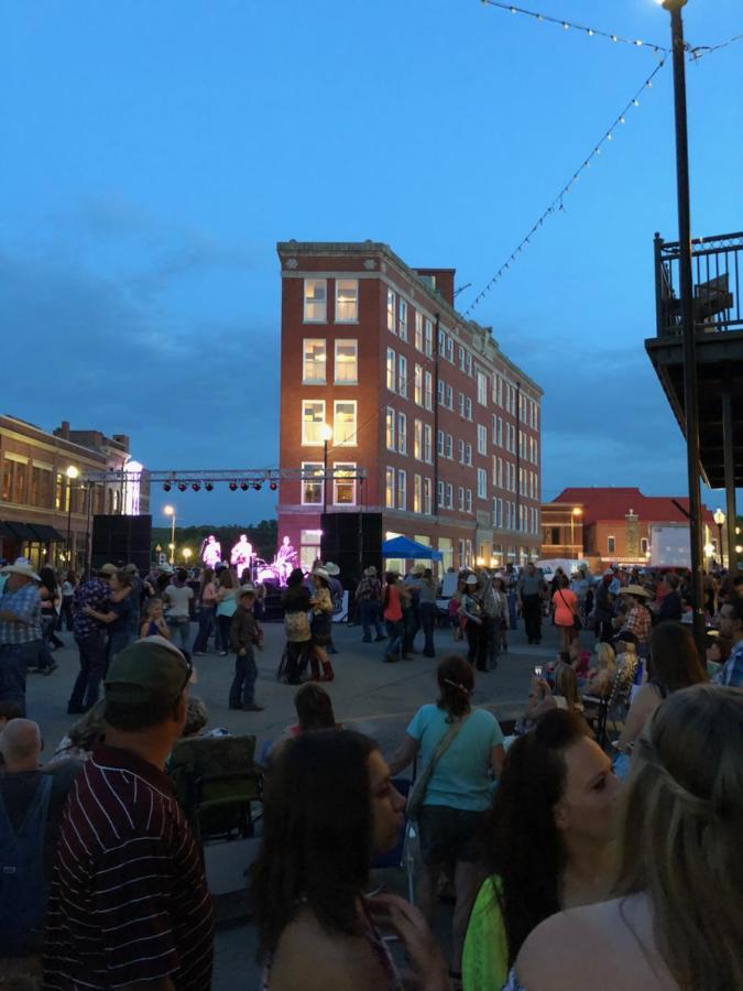 Frontier Hotel Pawhuska Esterno foto