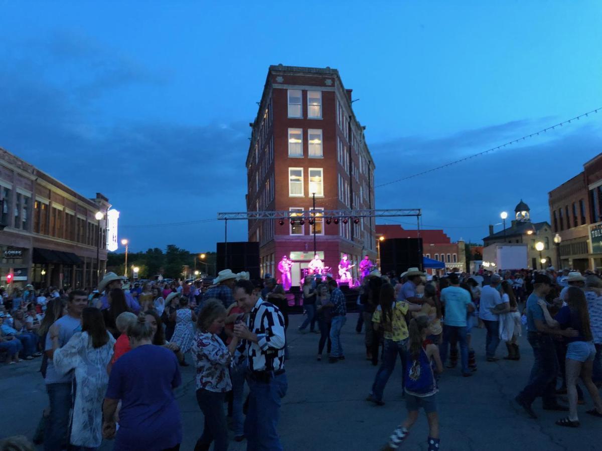 Frontier Hotel Pawhuska Esterno foto